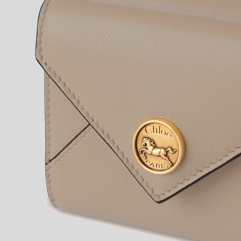 CHLOE Small Envelope Trifold Wallet In Grained Leather Motty Grey CHC25SP543O93