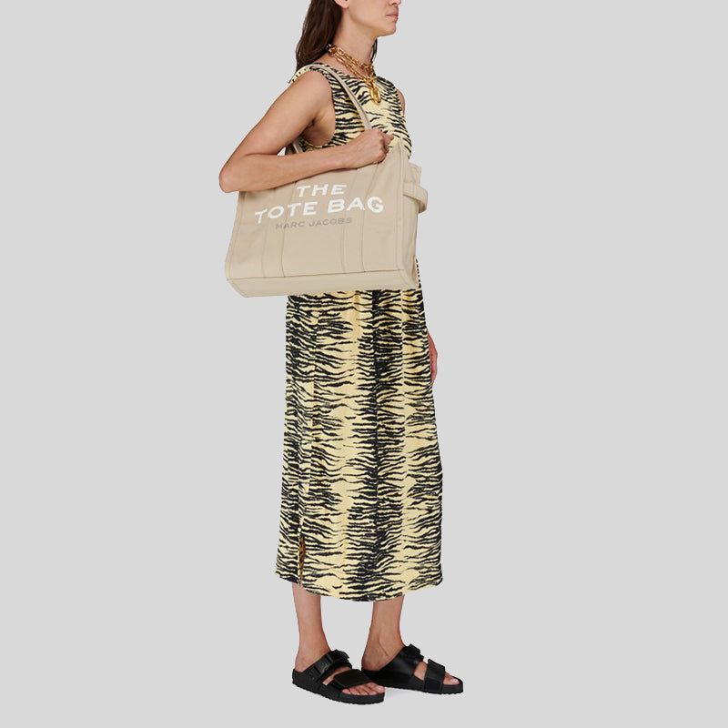 MARC JACOBS The Large Tote Beige M0016156